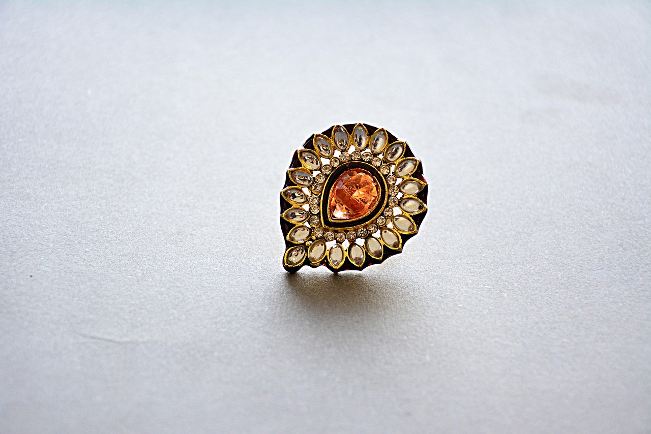 entdecken sie unsere beeindruckende kollektion von ohrringen, die stilvolle eleganz und zeitlosen charme vereinen. perfekt für jeden anlass!