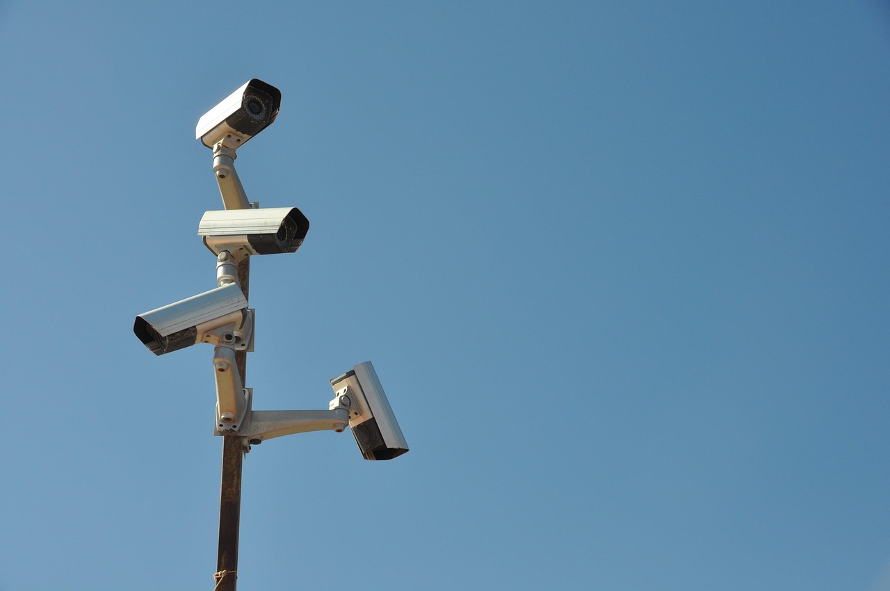 entdecken sie die neuesten technologien und methoden zur effektiven überwachung. unsere lösungen bieten sicherheit und schutz in verschiedenen bereichen, von öffentlichen plätzen bis hin zu privaten wohnräumen.